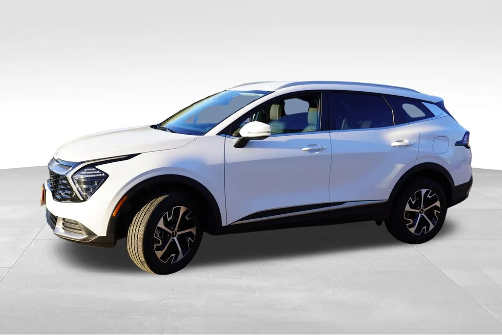 Used 2025 Snow White Pearl Kia EX image 10