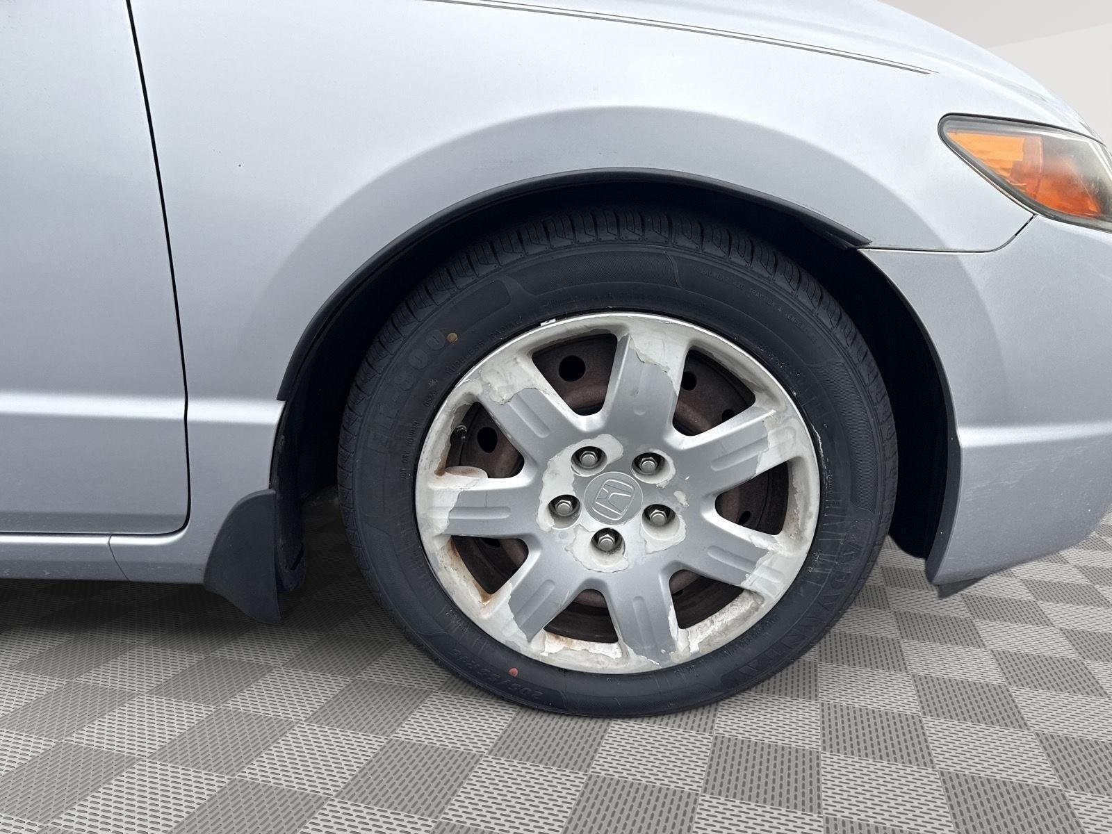 Used 2008 Alabaster Silver Metallic Honda LX image 13