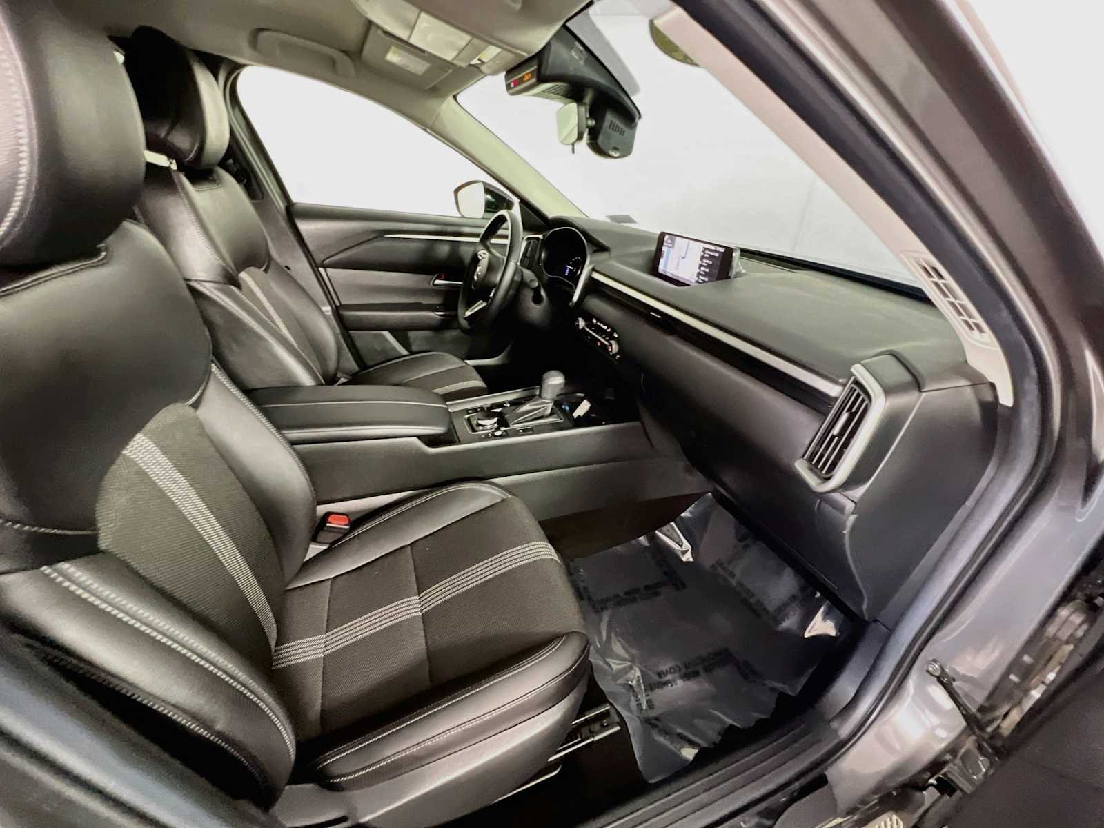 Used 2025 Machine Gray Metallic Mazda Preferred Package image 28