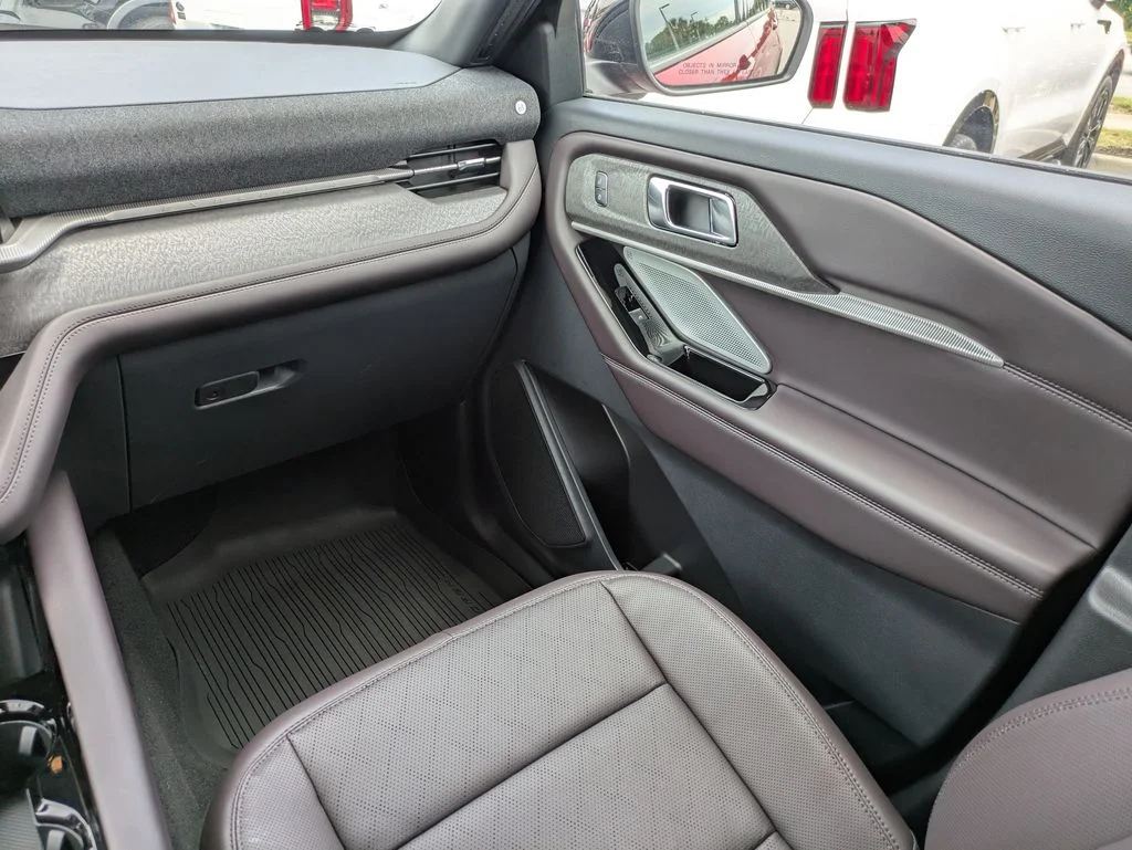 New 2026 Rapid Red Metallic Tinted Clearcoat Ford Platinum image 18