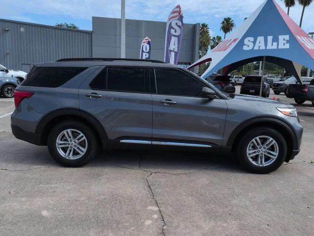 Used 2023 Gray Ford XLT image 3
