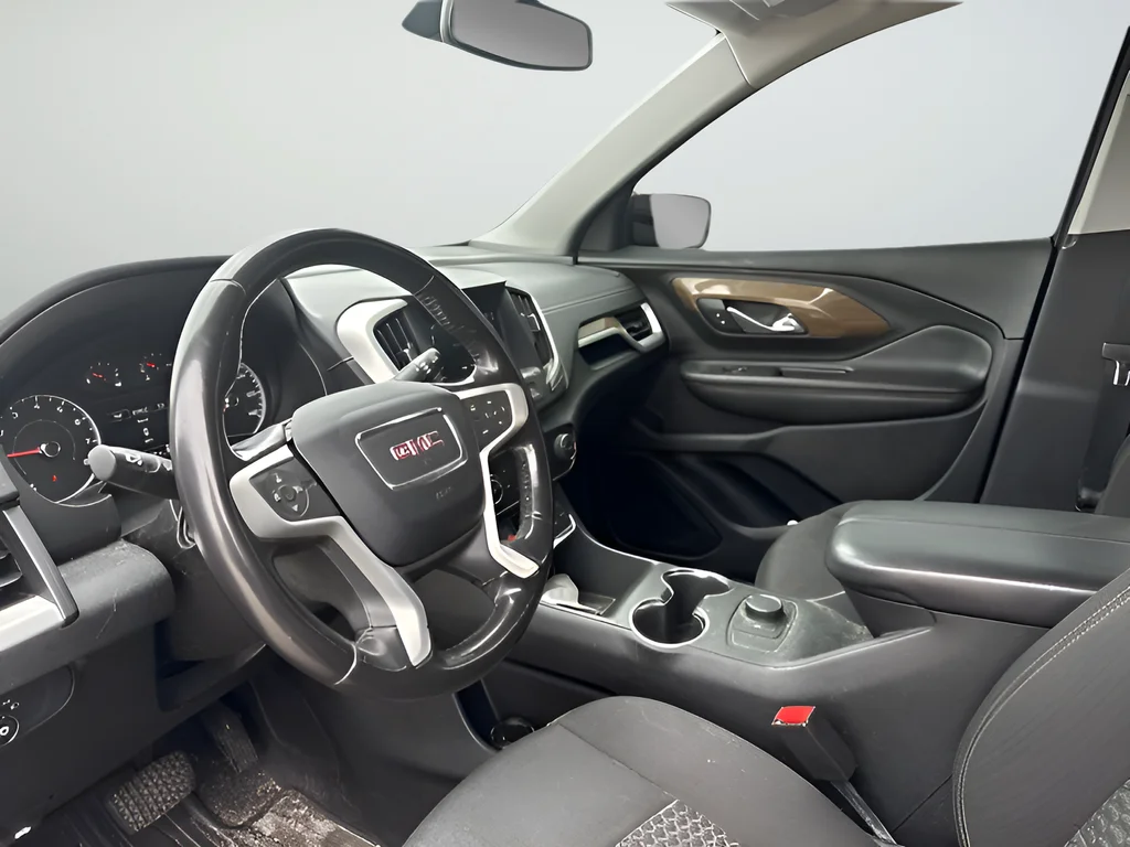 Used 2018 Red GMC SLE image 10