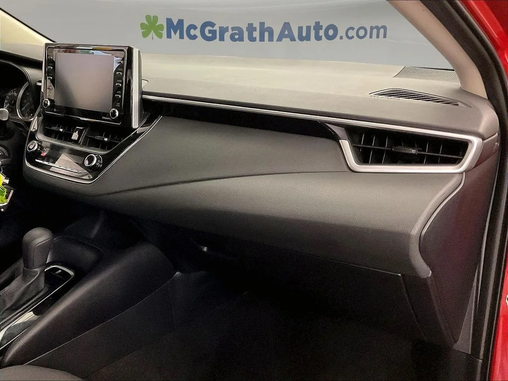 Used 2021 Red Toyota LE image 21