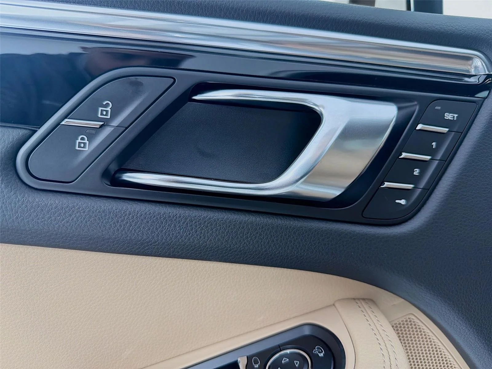 2026 Porsche Macan S - Photo 7