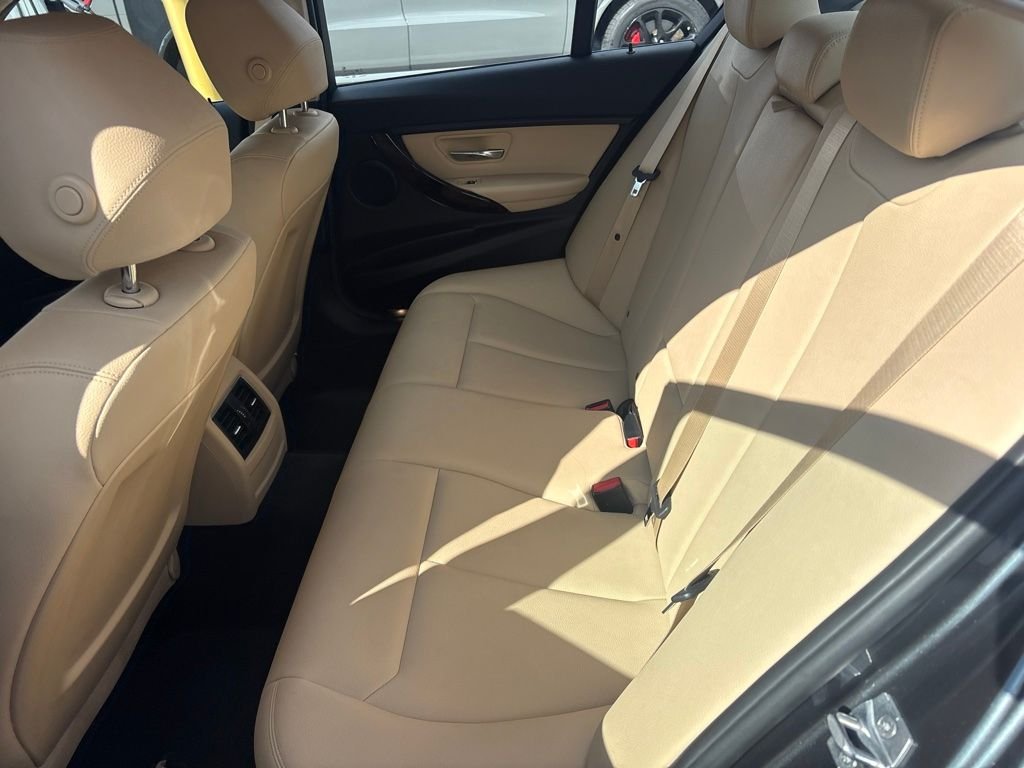 Used 2017 Gray BMW 320i xDrive image 8