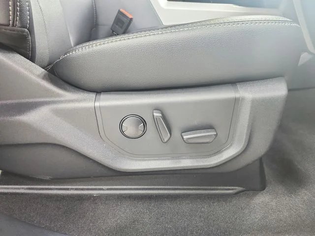 Used 2022 Black Ford Lariat image 39