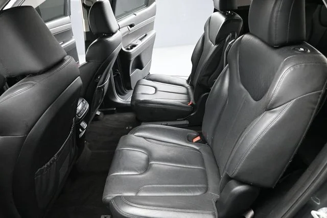 Used 2022 Green Hyundai SEL image 16