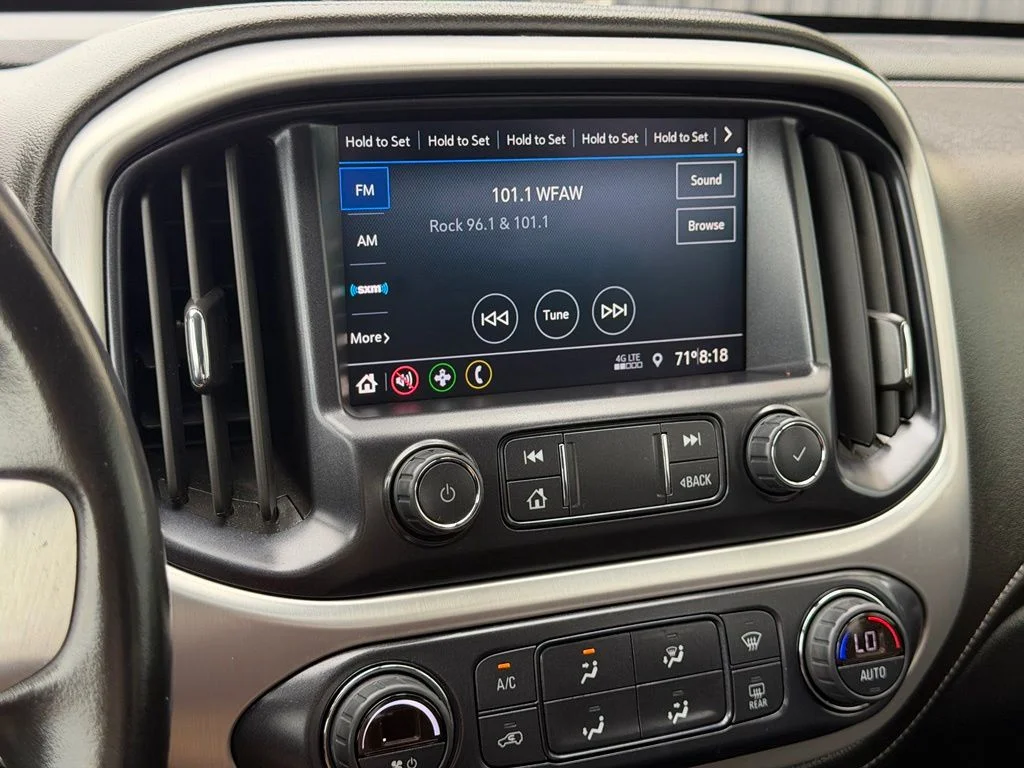 Used 2022 Gray GMC Elevation image 12