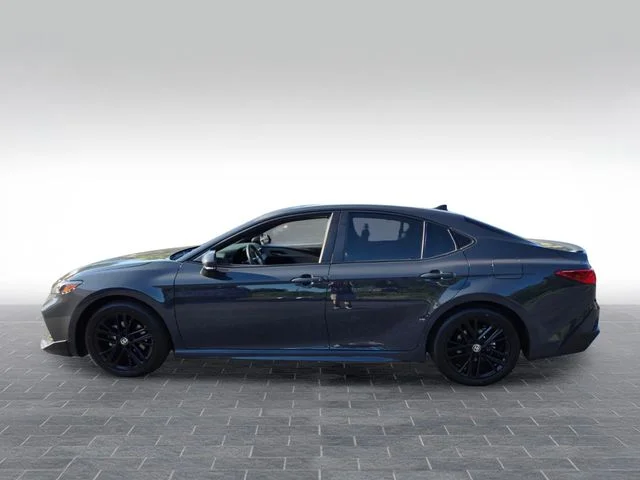 Used 2025  Toyota SE image 4