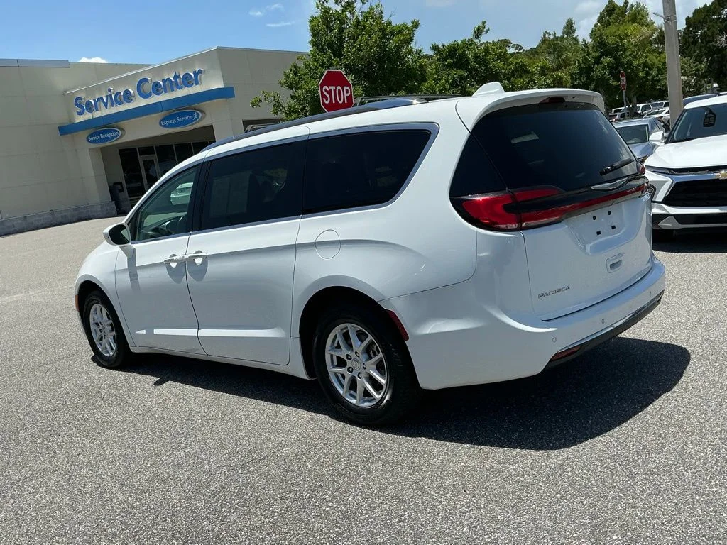Used 2021 White Chrysler Touring L image 3