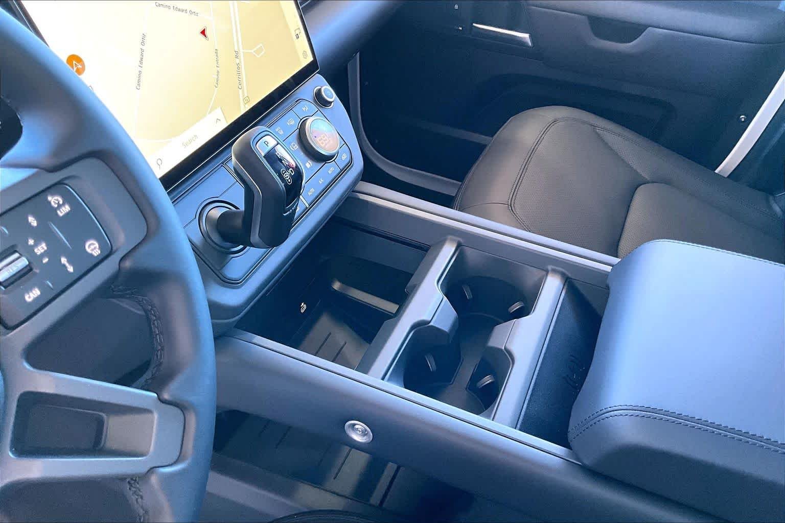 View vehicle photo 7