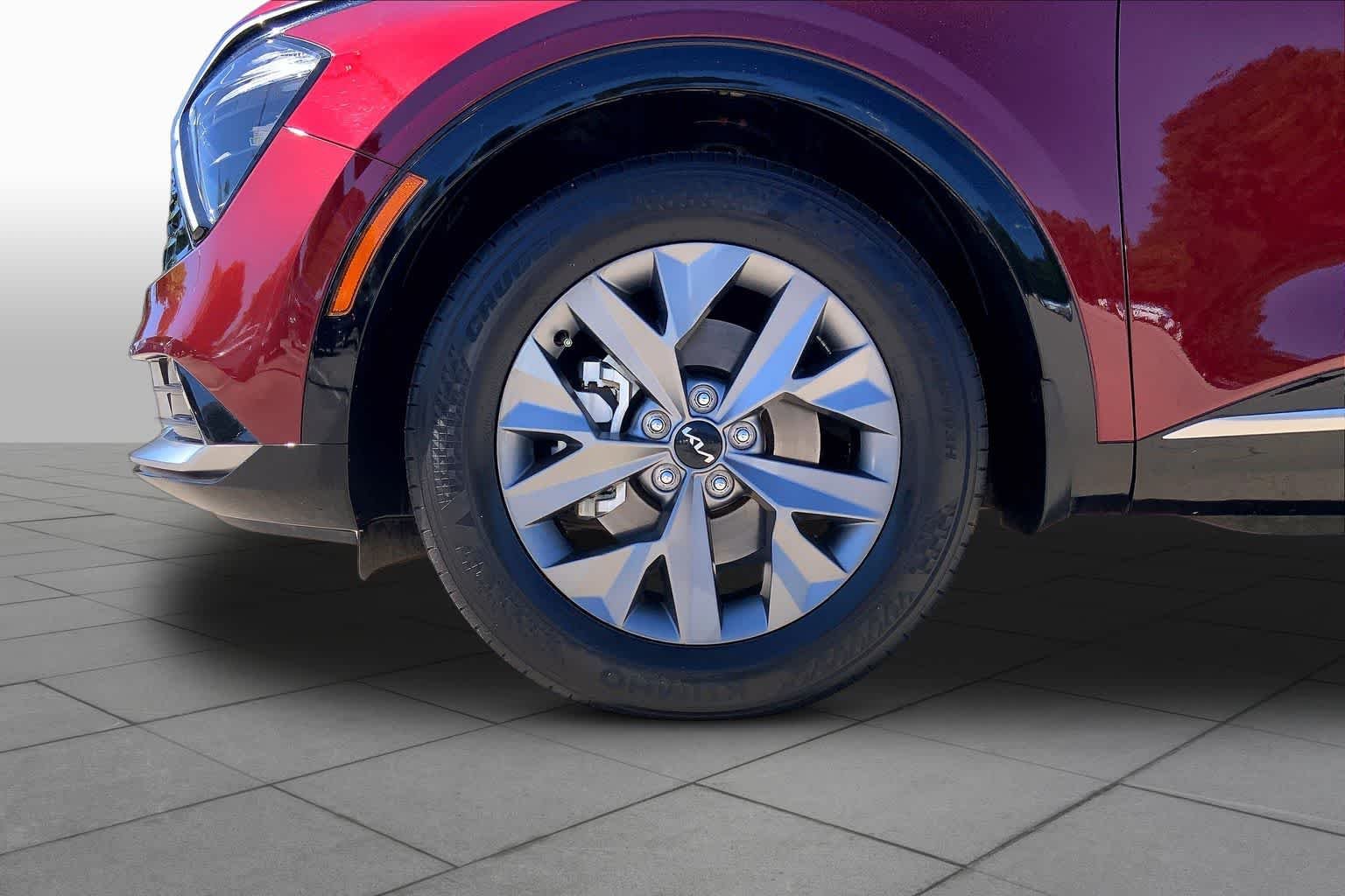 Used 2023 Dawning Red Kia SX image 10