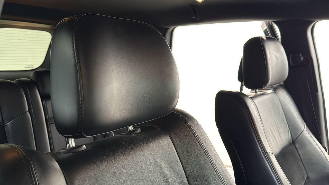 Used 2018 Black Jeep Altitude image 19