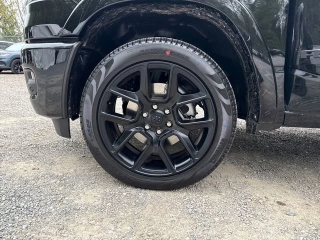 New 2026 Diamond Black Crystal Pearl-Coat Exterior Paint RAM Laramie image 28
