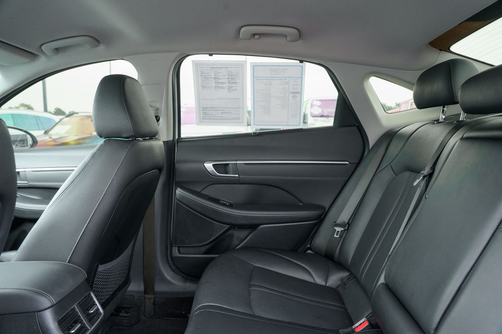 Used 2022 White Hyundai Limited image 17