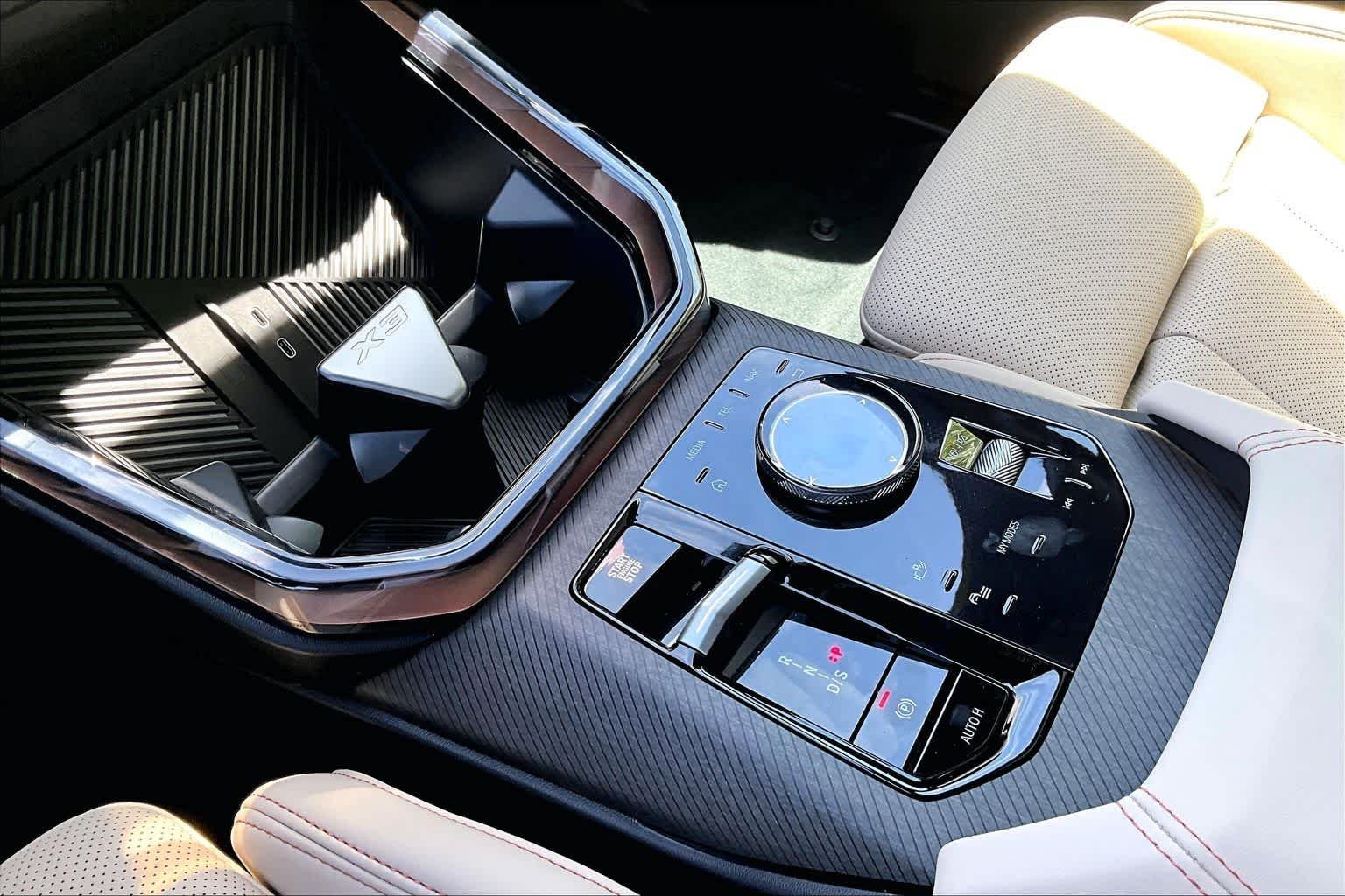New 2026 Alpine White BMW 30 xDrive image 7