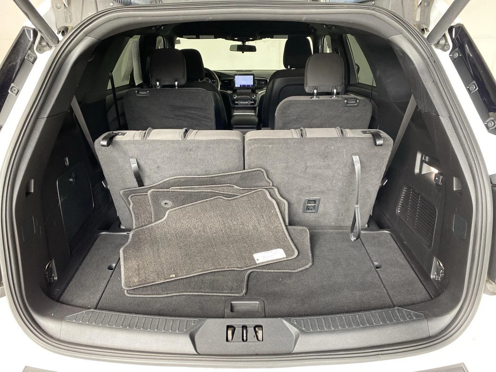 Used 2020 Oxford White Ford XLT image 17