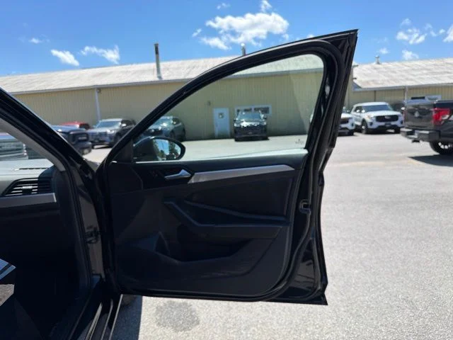 Used 2023 Deep Black Pearl Effect Volkswagen  image 37