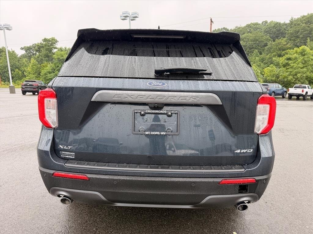 Used 2024 Stone Blue Ford XLT image 4
