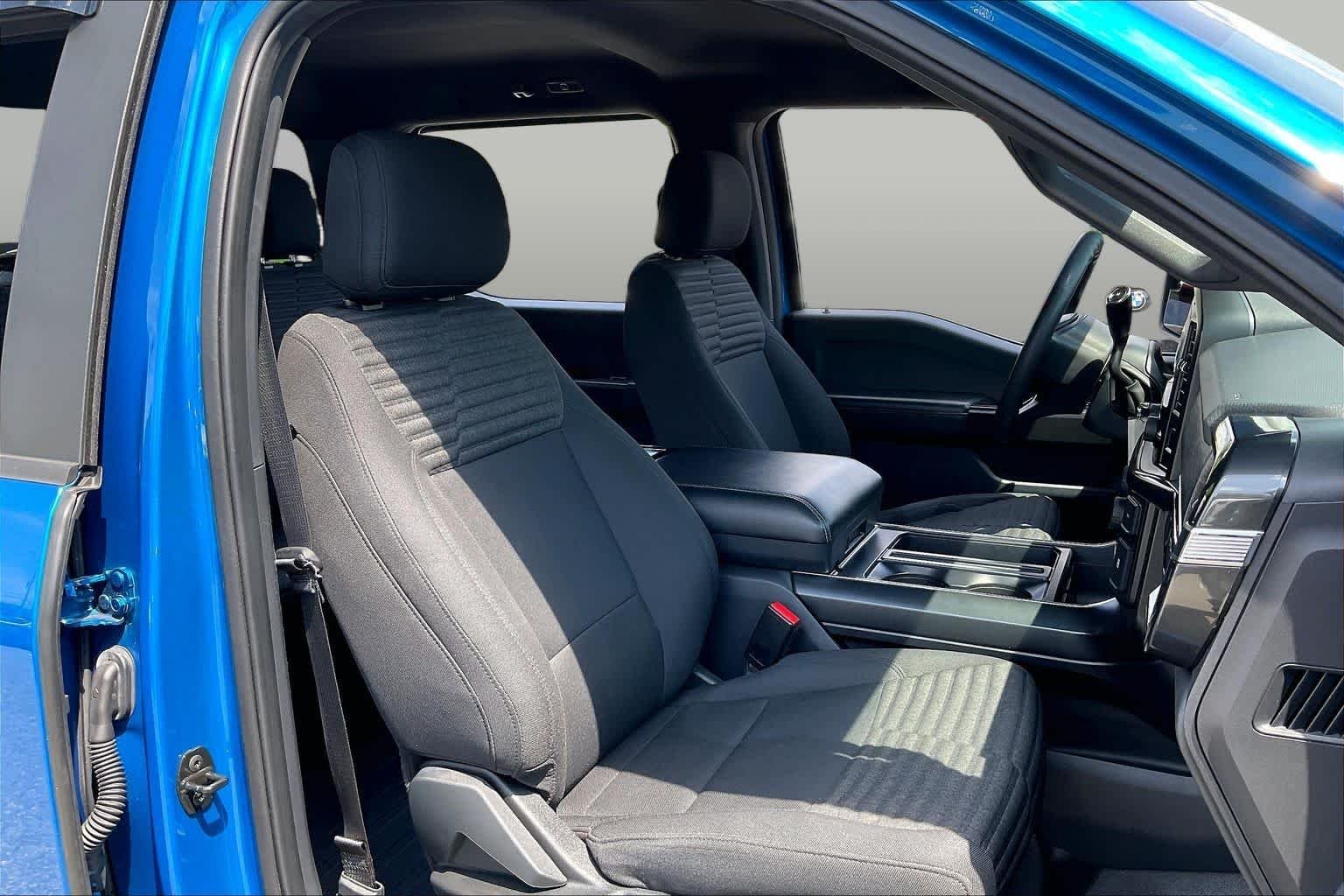 Used 2021 Velocity Blue Metallic Ford XL image 8