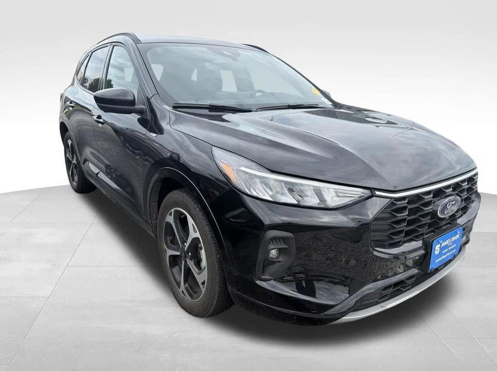 Used 2023 Black Metallic Ford ST-Line Select image 16