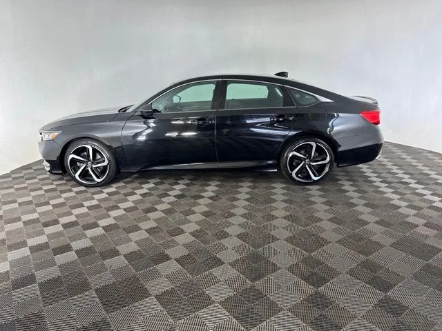 Used 2019  Honda Sport image 10