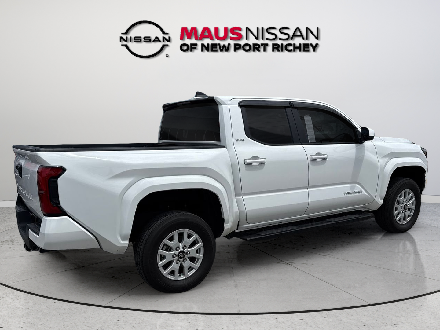 Used 2024 White Toyota SR5 image 12