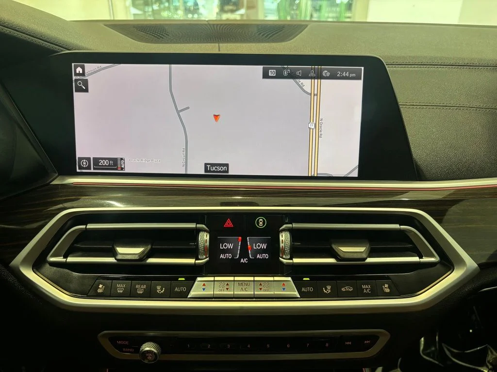 Used 2020 White BMW xDrive40i image 12