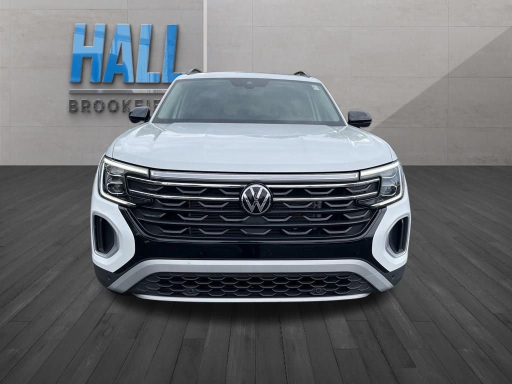 Used 2024 White Volkswagen 2.0T Peak Edition SE w/Technology image 9