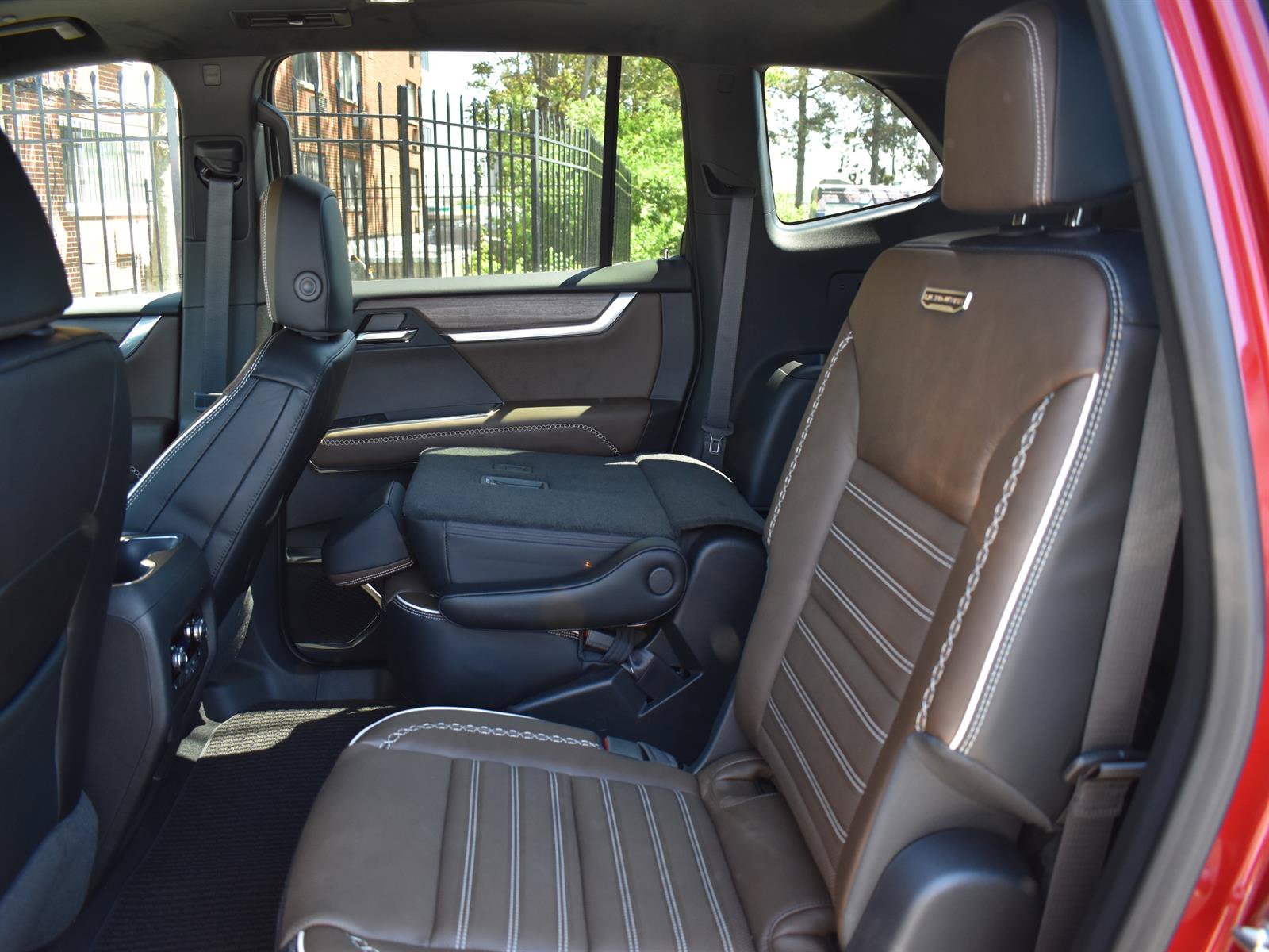 2026 GMC Acadia Denali Ultimate - Photo 15