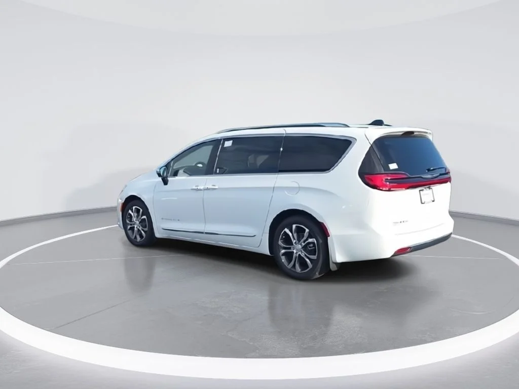 2026 Chrysler Pacifica Pinnacle - Photo 6