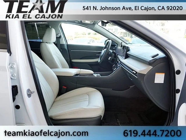 Used 2024 White Hyundai Limited image 11