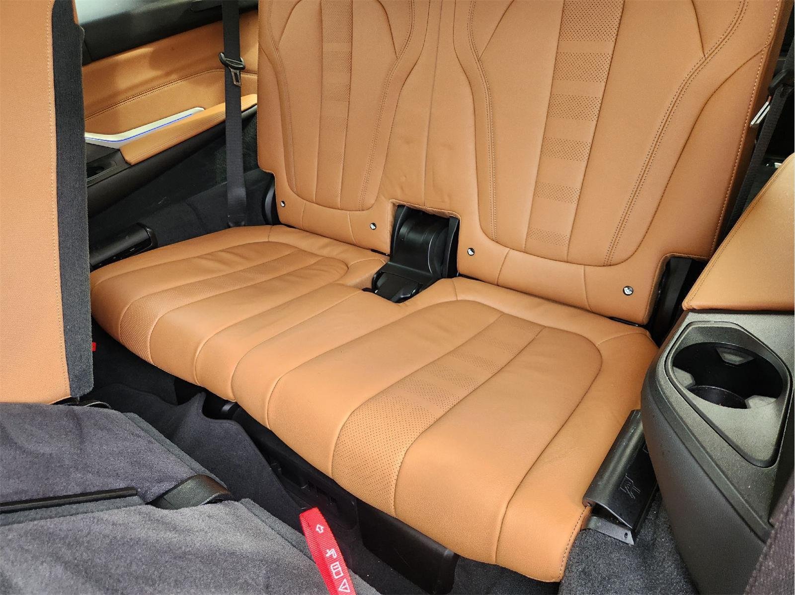 2021 BMW X7 photo 33 of 35