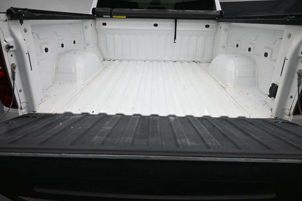 Used 2023 White Chevrolet Custom image 11