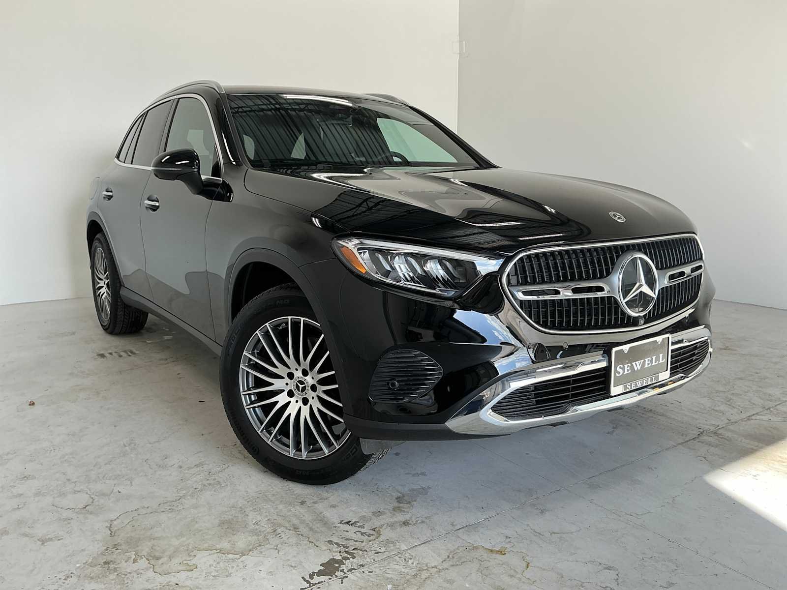 Certified Used 2026 Black Mercedes-Benz GLC 300 image 3