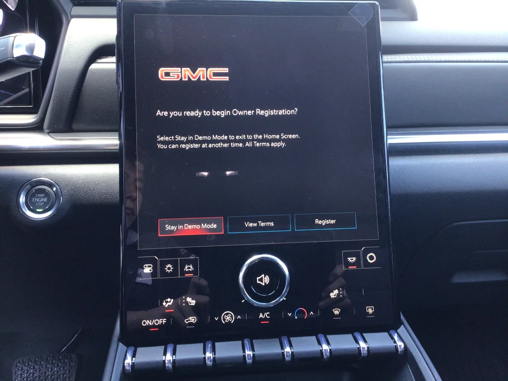 New 2027 Summit White GMC Elevation image 15