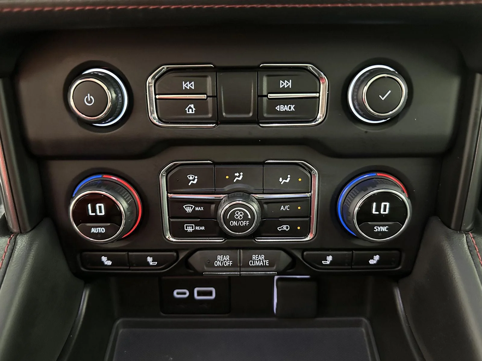 Used 2024 Silver Sage Metallic Chevrolet RST image 7