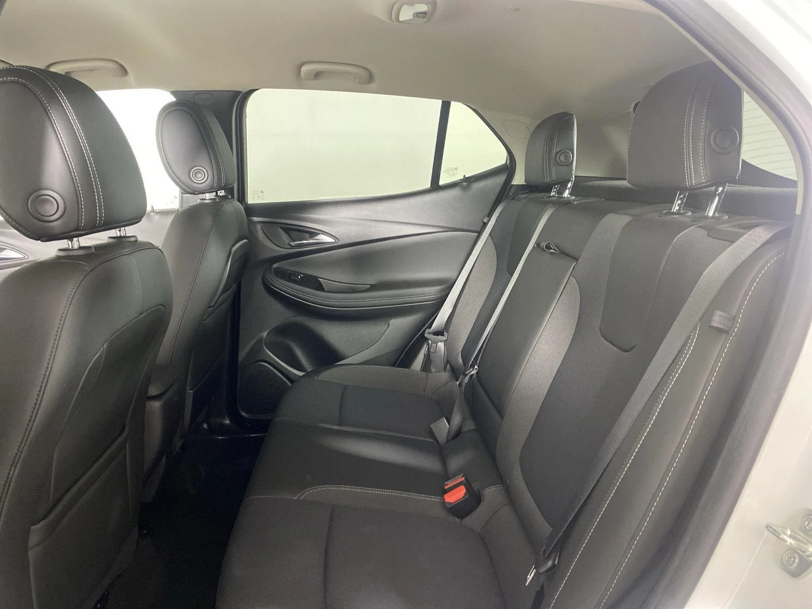 Used 2023 Summit White Buick Select image 22
