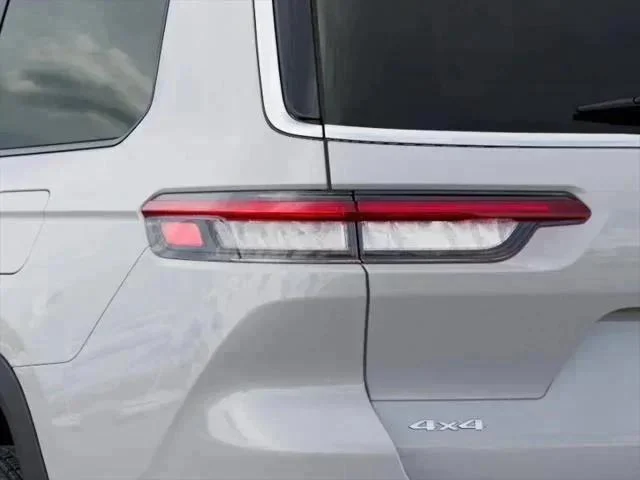 New 2026 Bright White Clear-Coat Exterior Paint Jeep Laredo image 113