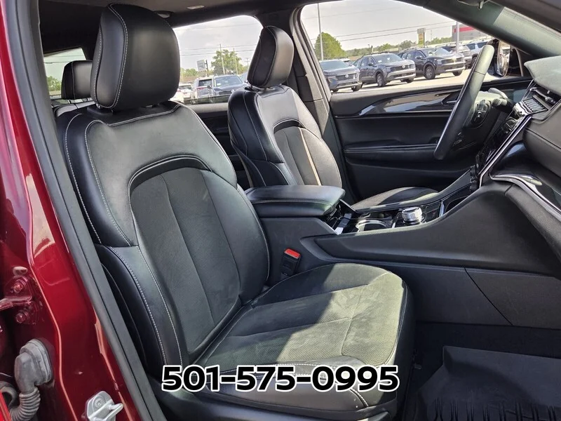 Used 2023 Velvet JEEP ALTITUDE 4X4 image 21