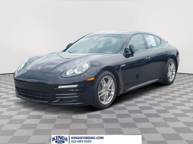 2015 Porsche Panamera 4's photo
