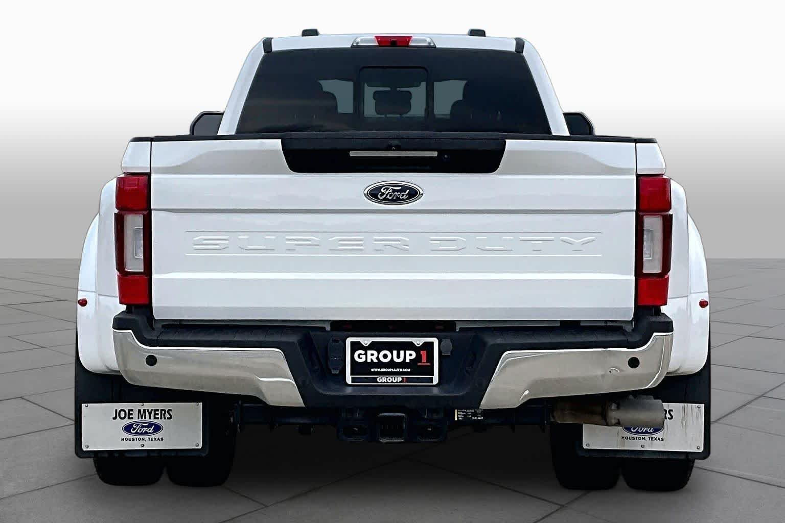 Used 2022 Star White Metallic Tri-Coat Ford LARIAT image 5