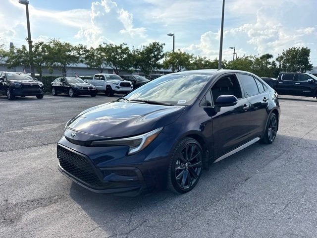 Used 2025  Toyota SE image 7