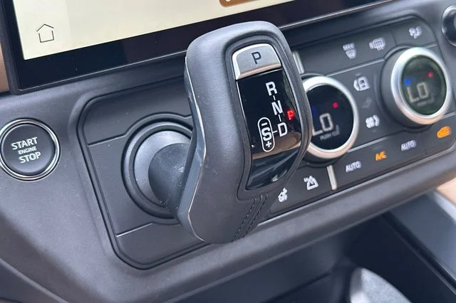 New 2026 Carpathian Grey Land Rover X-Dynamic SE image 20