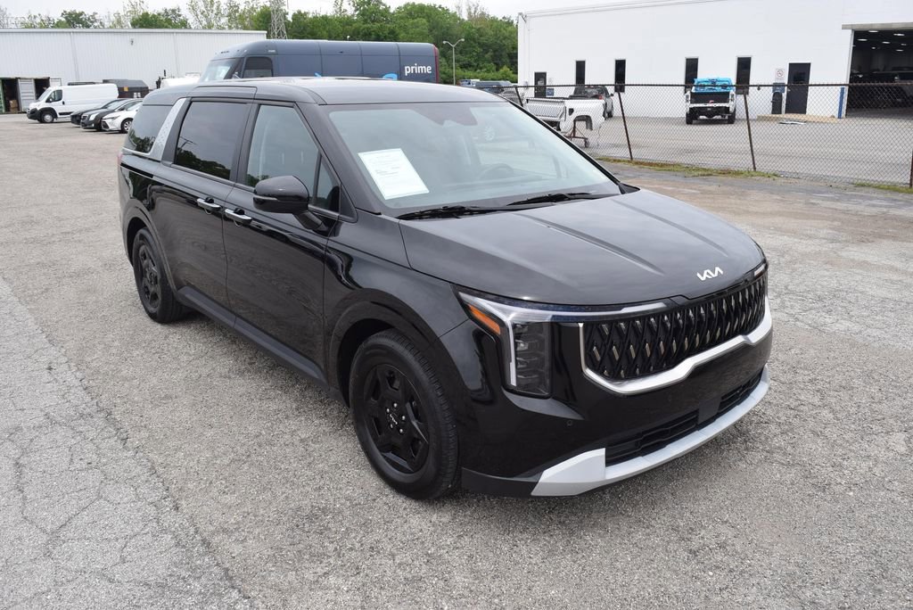 2025 Kia Sedona LXS's photo