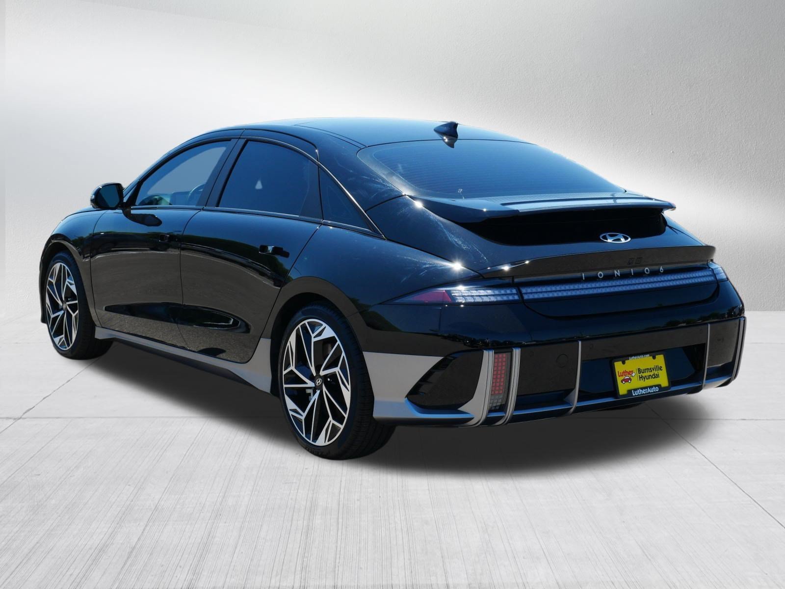 Certified Used 2023 Onyx Black Hyundai Limited image 5