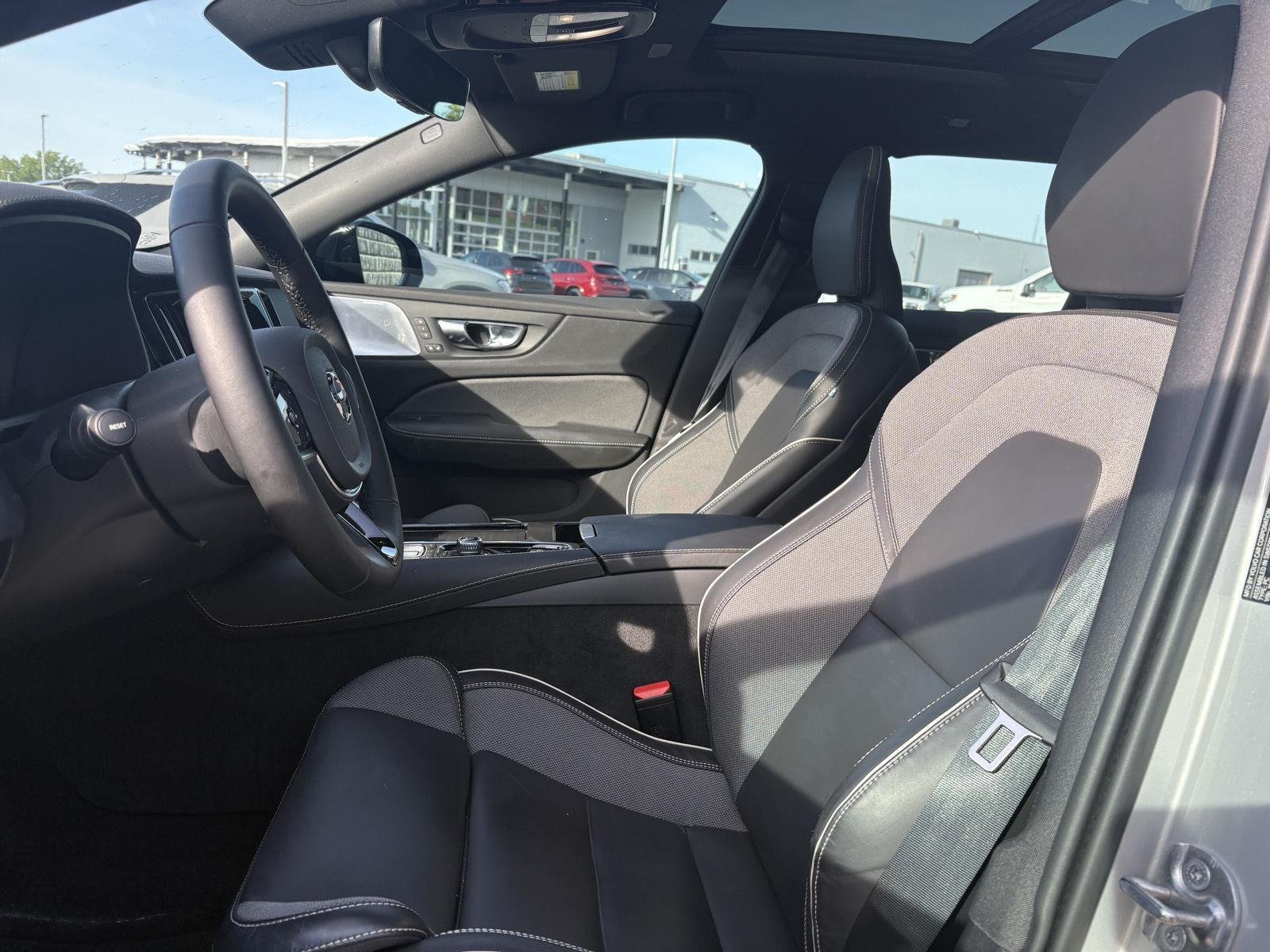 Used 2025 Silver Dawn Metallic Volvo Polestar Engineered image 8