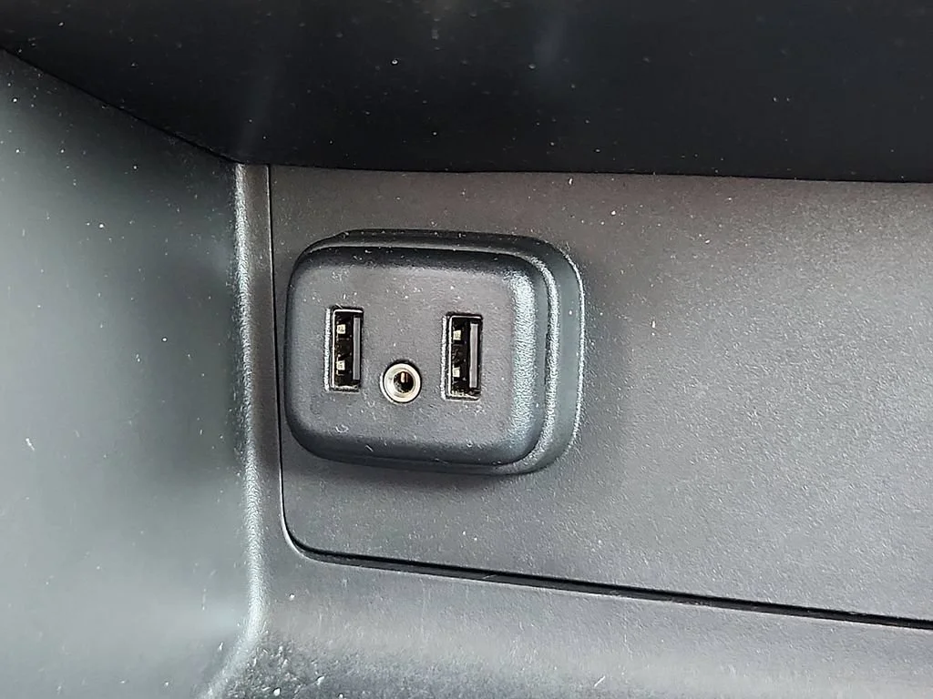 Used 2022 Black Chevrolet ZR2 image 23