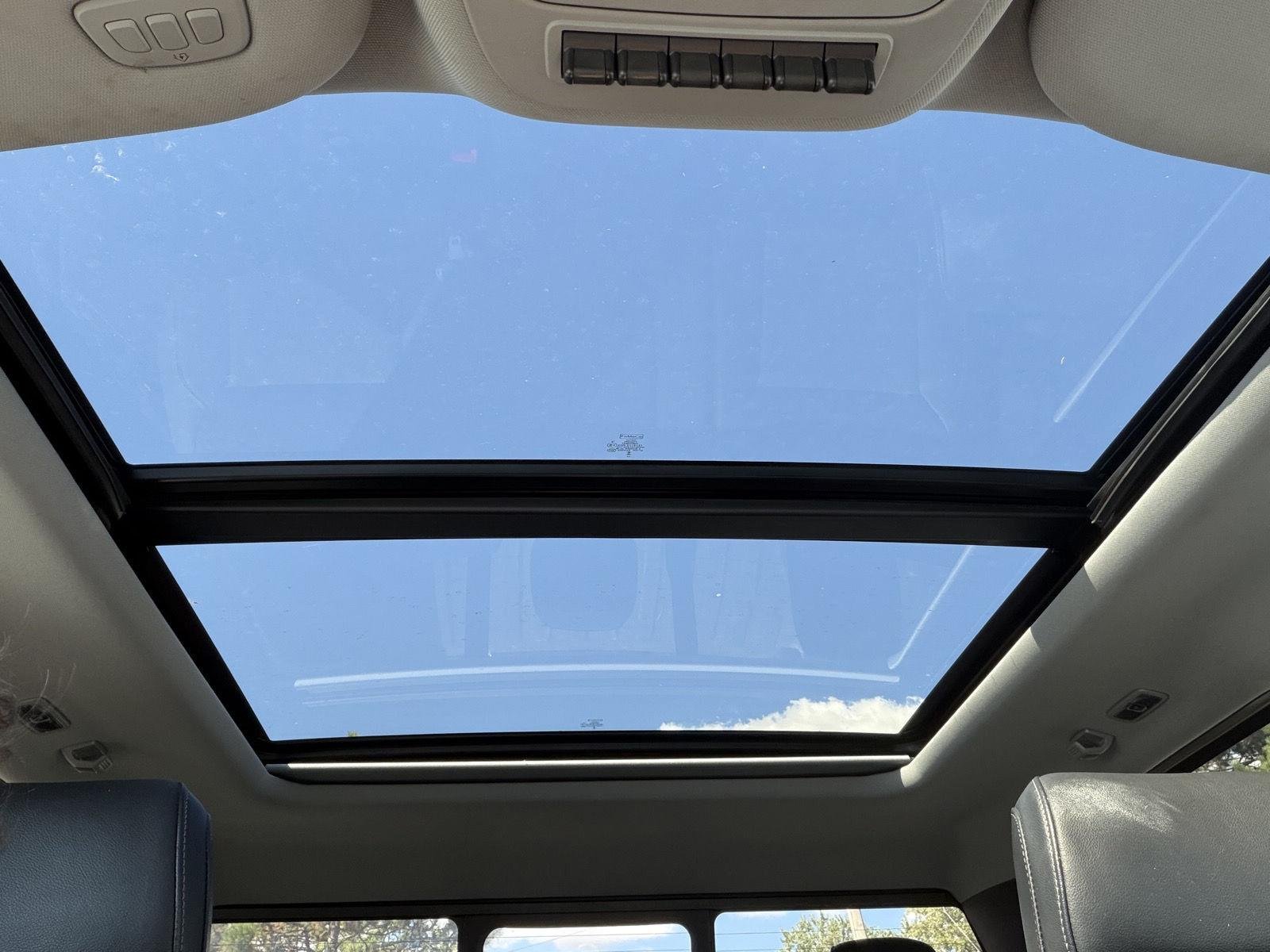 Used 2024  Ford LARIAT image 7