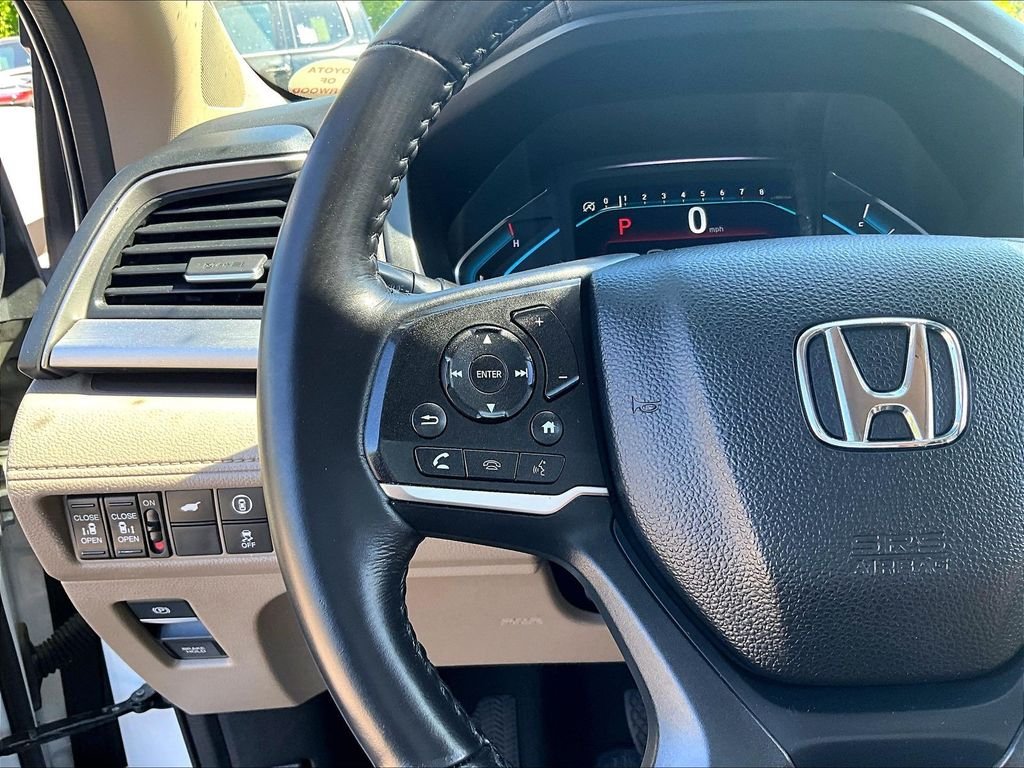 Used 2021 White Honda EX-L image 24